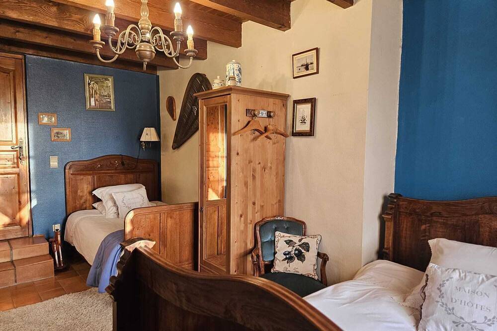 Garonne\" guest room, Nordic bath and swimming pool in Sigalens, Langon en omgeving