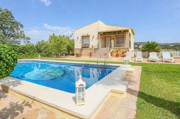 Villa pour 6 personnes, avec jacuzzi et jardin - 1