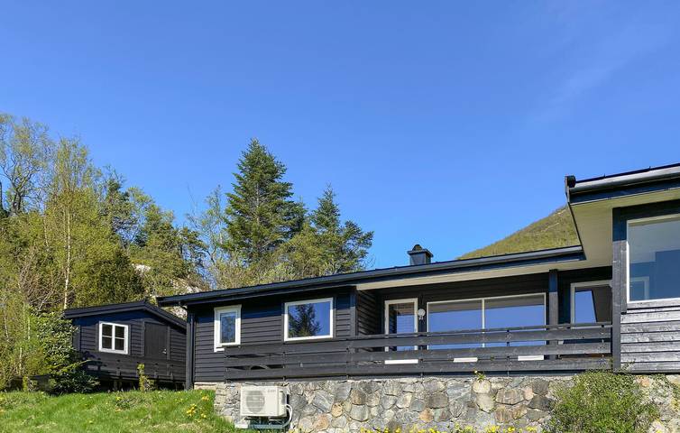 Ferienhaus für 7 Personen, mit Ausblick und Sauna sowie Terrasse und Garten - 1