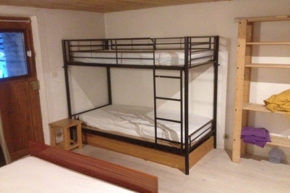 Entire apartment, Orelle Liaison Val Thorens 3 Vallées Express 5 Bedroom Souplex in Orelle, Saint-Jean-de-Maurienne region