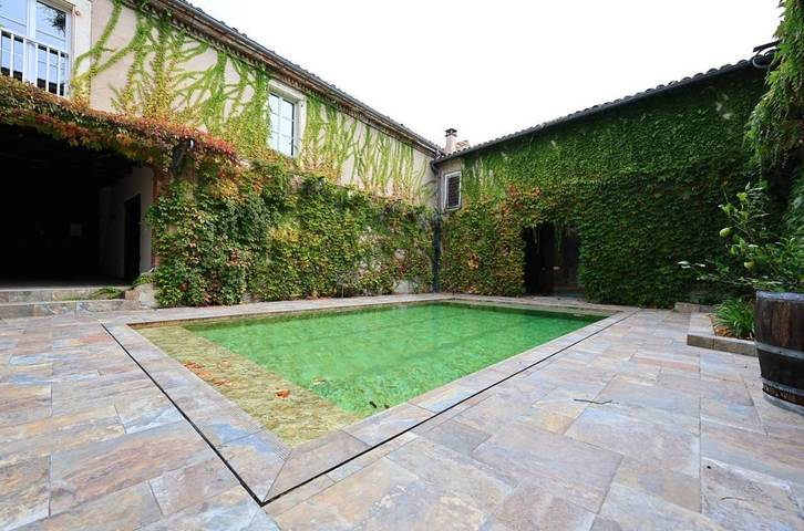 Location de vacances pour 10 personnes, avec Terrasse ainsi que Jardin et Piscine à Valderiès