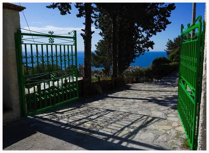 Appart’hôtel pour 5 personnes, avec vue et terrasse, animaux acceptés - 1