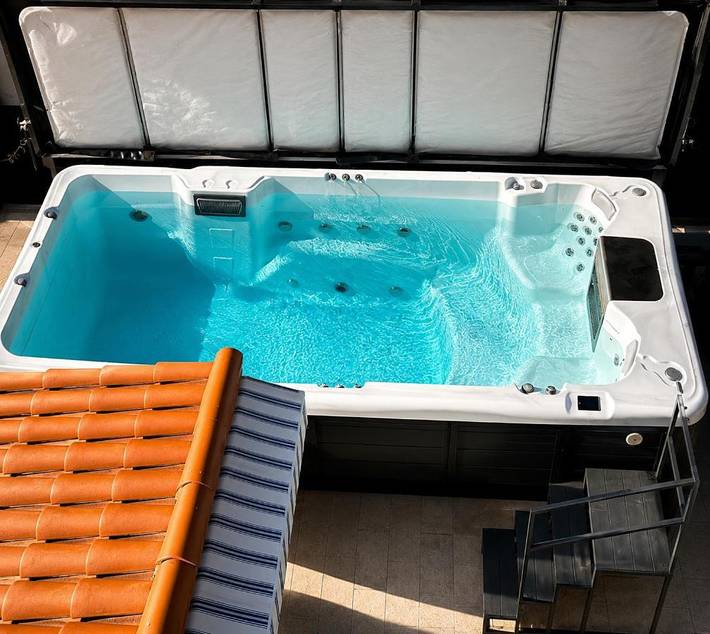 Gîte pour 4 personnes, avec jacuzzi ainsi que terrasse et piscine dans Saint-Roch - 3