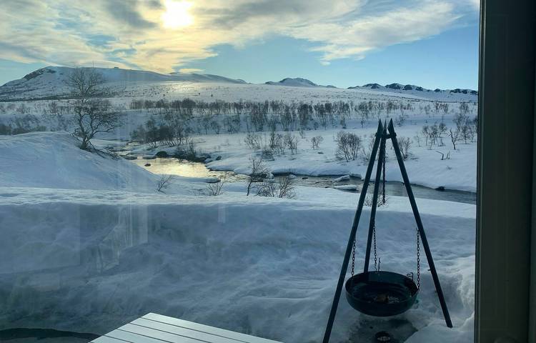Gemütliche Architektenhütte mit Blick auf den Fluss in Hovden, Bykle