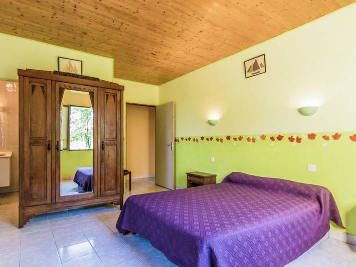 Location de vacances pour 5 personnes, avec piscine et terrasse, adapté aux familles à Salignac-Eyvigues - 4