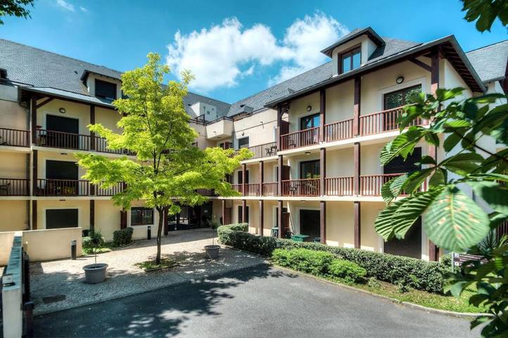 Location de vacances pour 2 personnes, avec Terrasse ainsi que Jardin et Piscine à Lourdes - 2