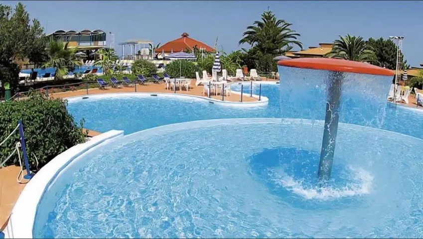 Appartamento vacanze per 4 persone, con panorama e giardino nonché piscina, con animali domestici - 1