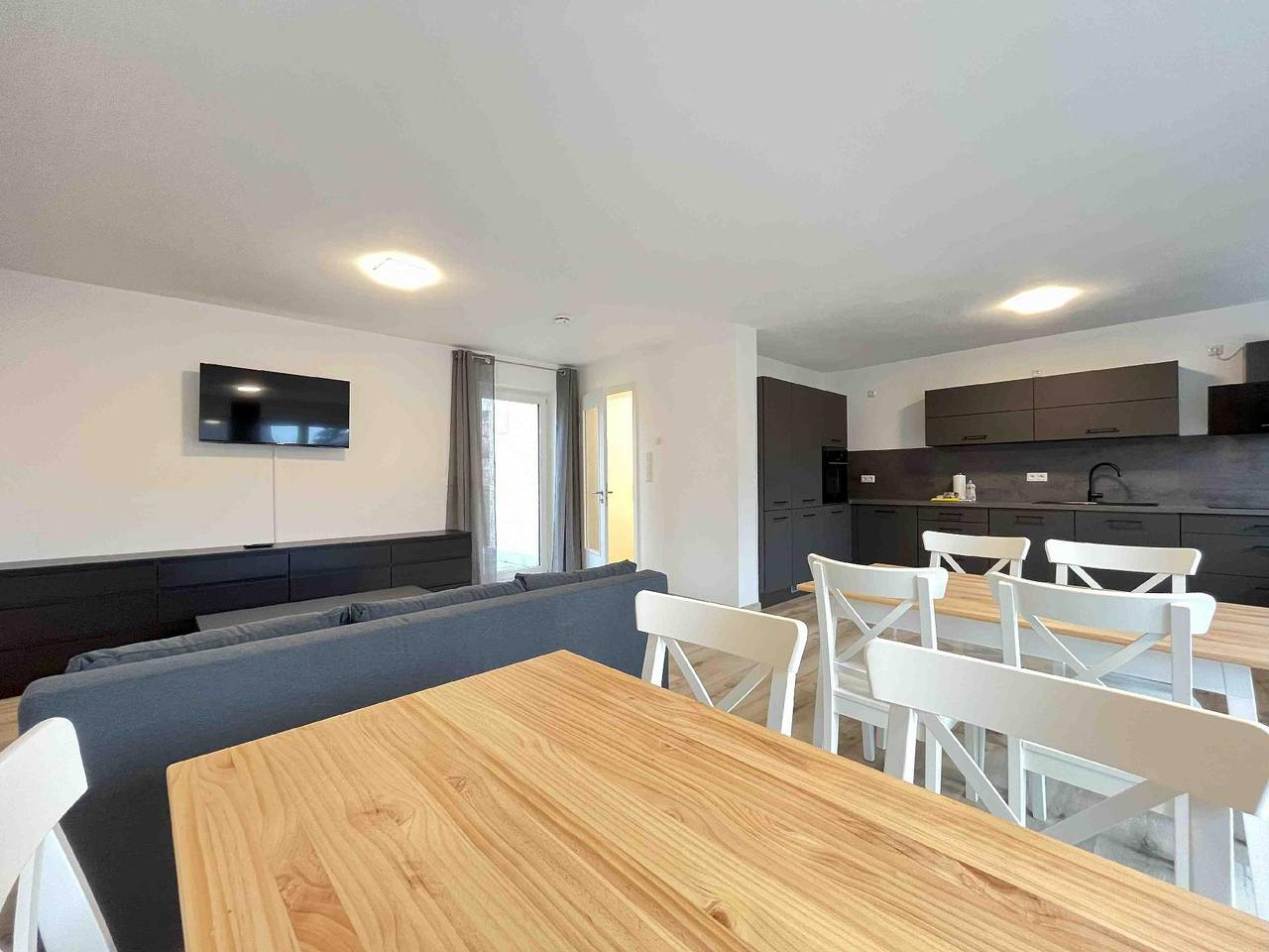 Ganze Ferienwohnung, Lap105 Moderne Monteurwohnung in Lappersdorf, Ostbayern