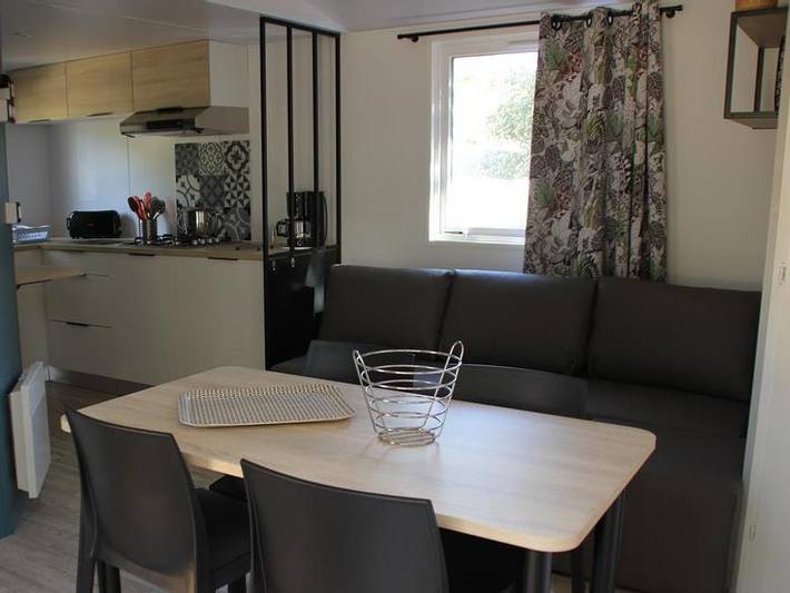 Camping Les chênes - Mobilheim 4 personen - Komfort Plus Klimatisiert - 2 Zi - 4 x 8.20m / Jasmin und Mimosa in Junas, Mittelmeerküste (Frankreich)