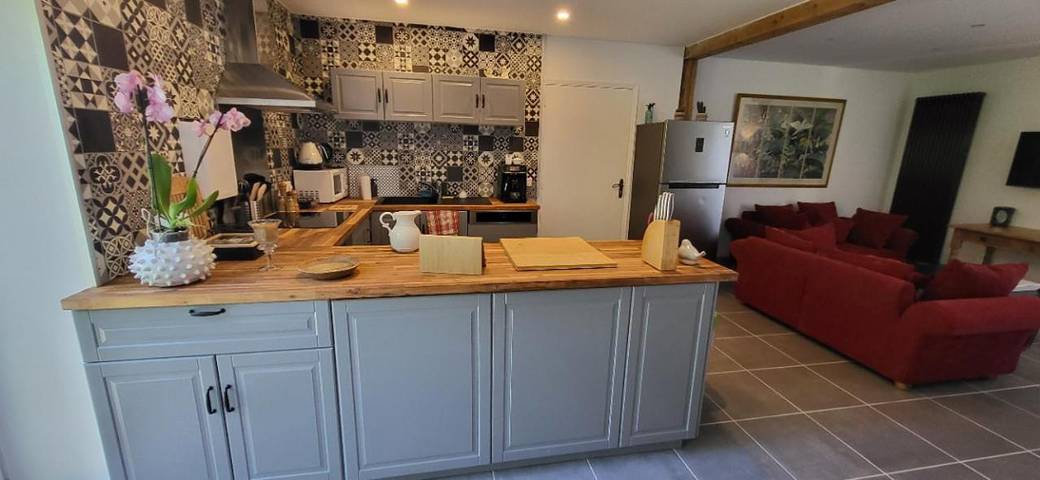 Location de vacances pour 8 personnes, avec jardin ainsi que piscine et vue, adapté aux familles à Payrignac - 2