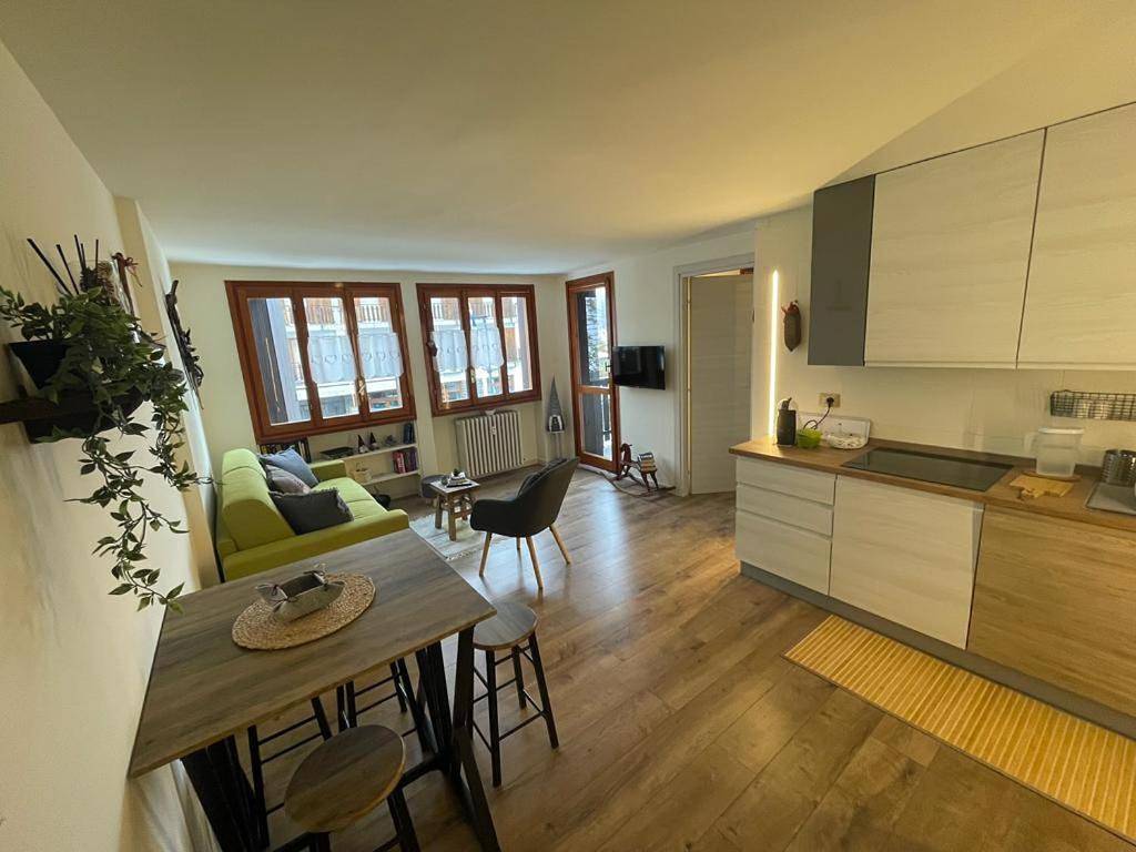 Appartement entier, One-Bedroom Apartment in Torgnon, Commune de Torgnon