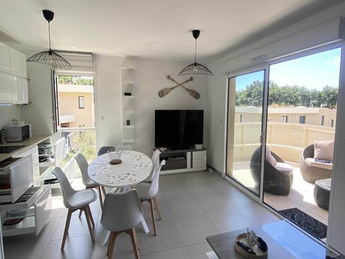Gîte pour 6 personnes, avec terrasse, adapté aux familles dans Port Pin Rolland - 2