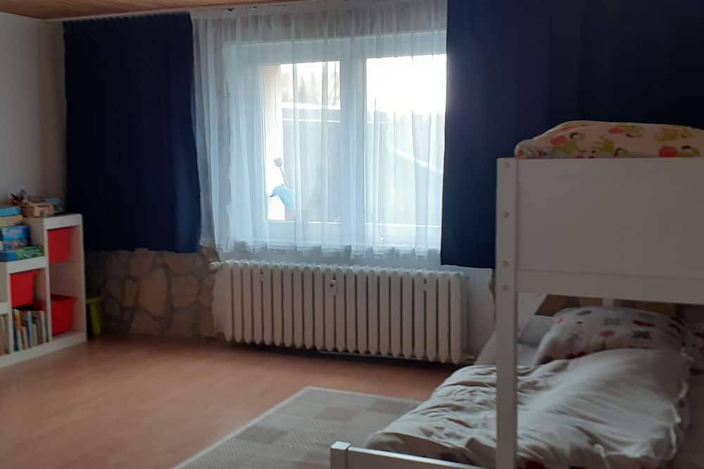 Ganze Wohnung, Herzlich willkommen in unserer geräumigen Familienferienwohnung in Köthen! in Köthen, Anhalt - Bitterfeld