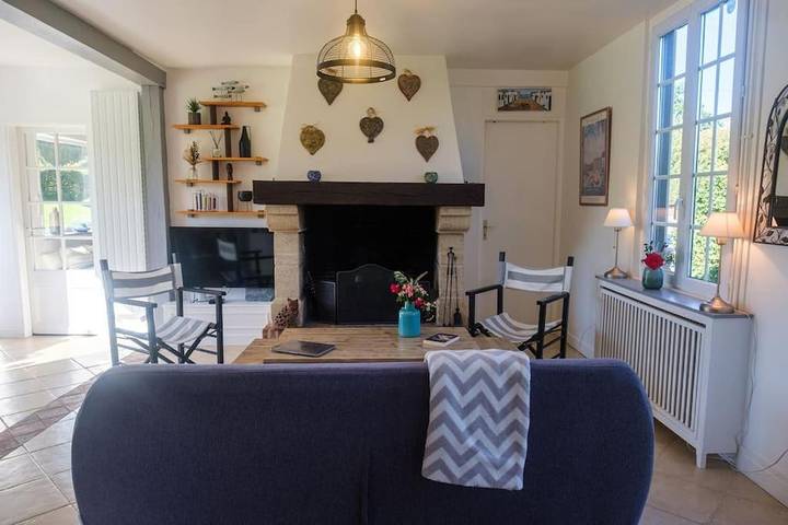 Location de vacances pour 10 personnes, avec piscine et jardin à Bonneville-la-Louvet - 2