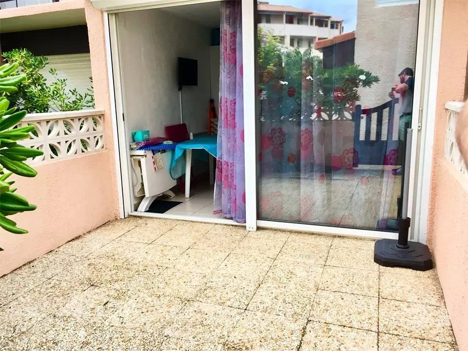 Estudio entero, Planta baja: Studio Cabine 4 plazas con plaza de aparcamiento in Port-la-Nouvelle, Region de Narbonne