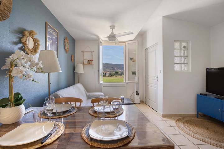 Entire apartment, Apartment 'Gite Le Canigou 3 Stars' with Mountain View, Private Terrace and Wi-Fi in Prades, Prades region