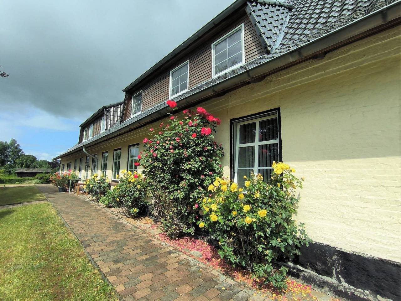Ganze Ferienwohnung, Ferienhof Jensen: für kleine und große Gäste - Bungalow - Buchenblick in Großenwiehe, Eider-Treene-Sorge