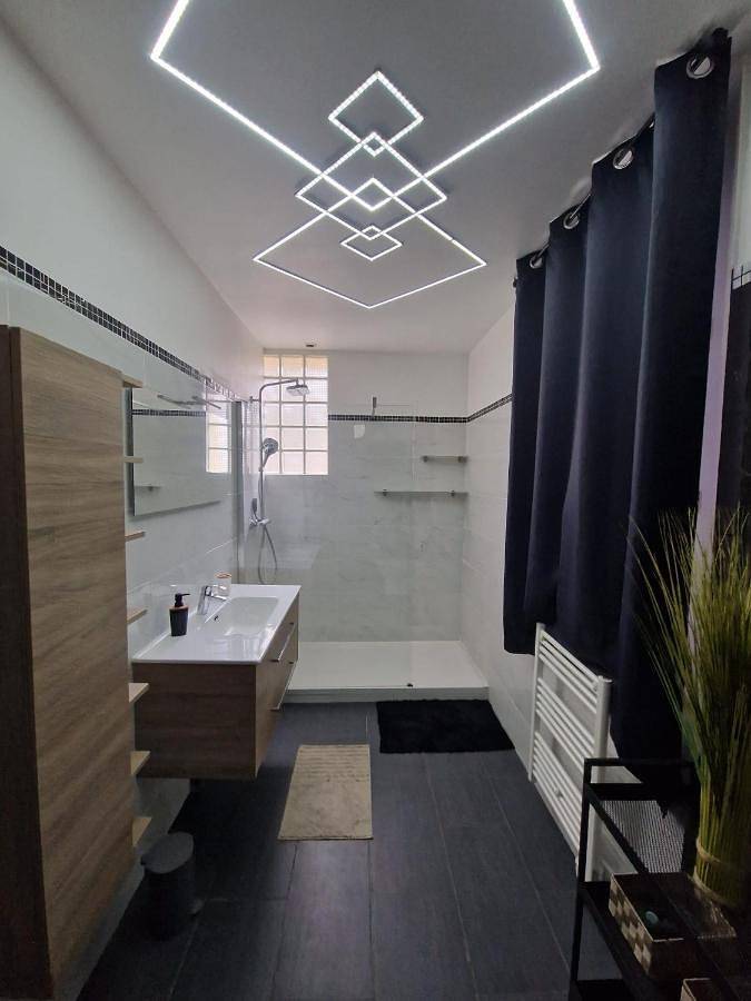 Location de vacances pour 4 personnes, avec terrasse ainsi que jacuzzi et jardin à Mitry-Mory - 4