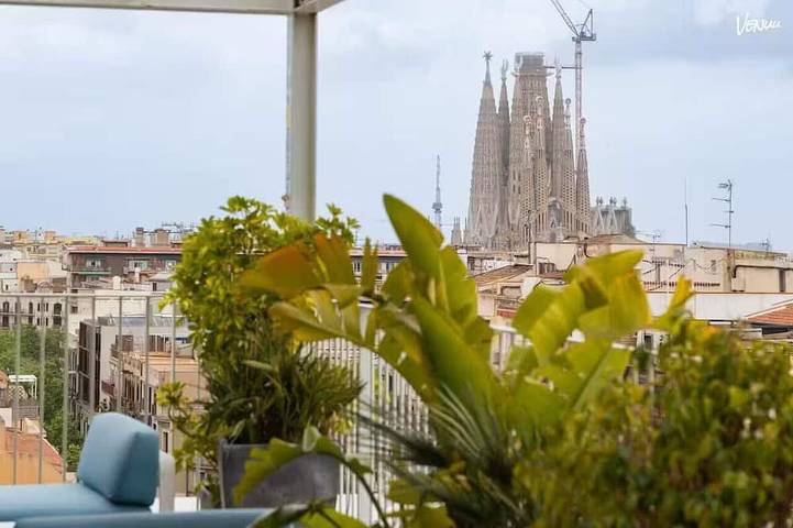 Bed and breakfast for 36 people in Barcelona