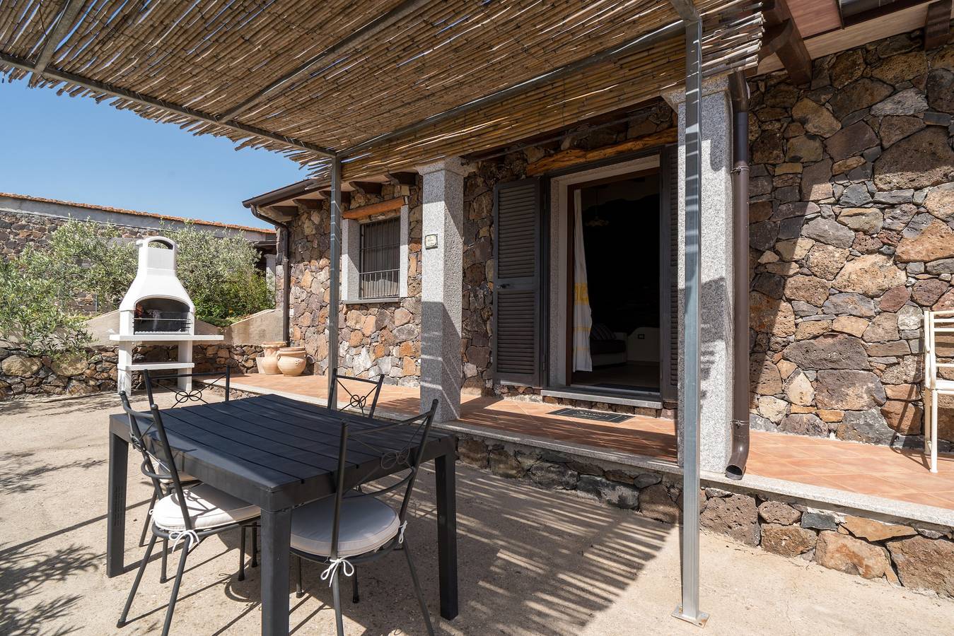 Casa vacanze 'Casa Luna' con vista lago, Wi-Fi e aria condizionata in Dorgali, Golfo di Orosei