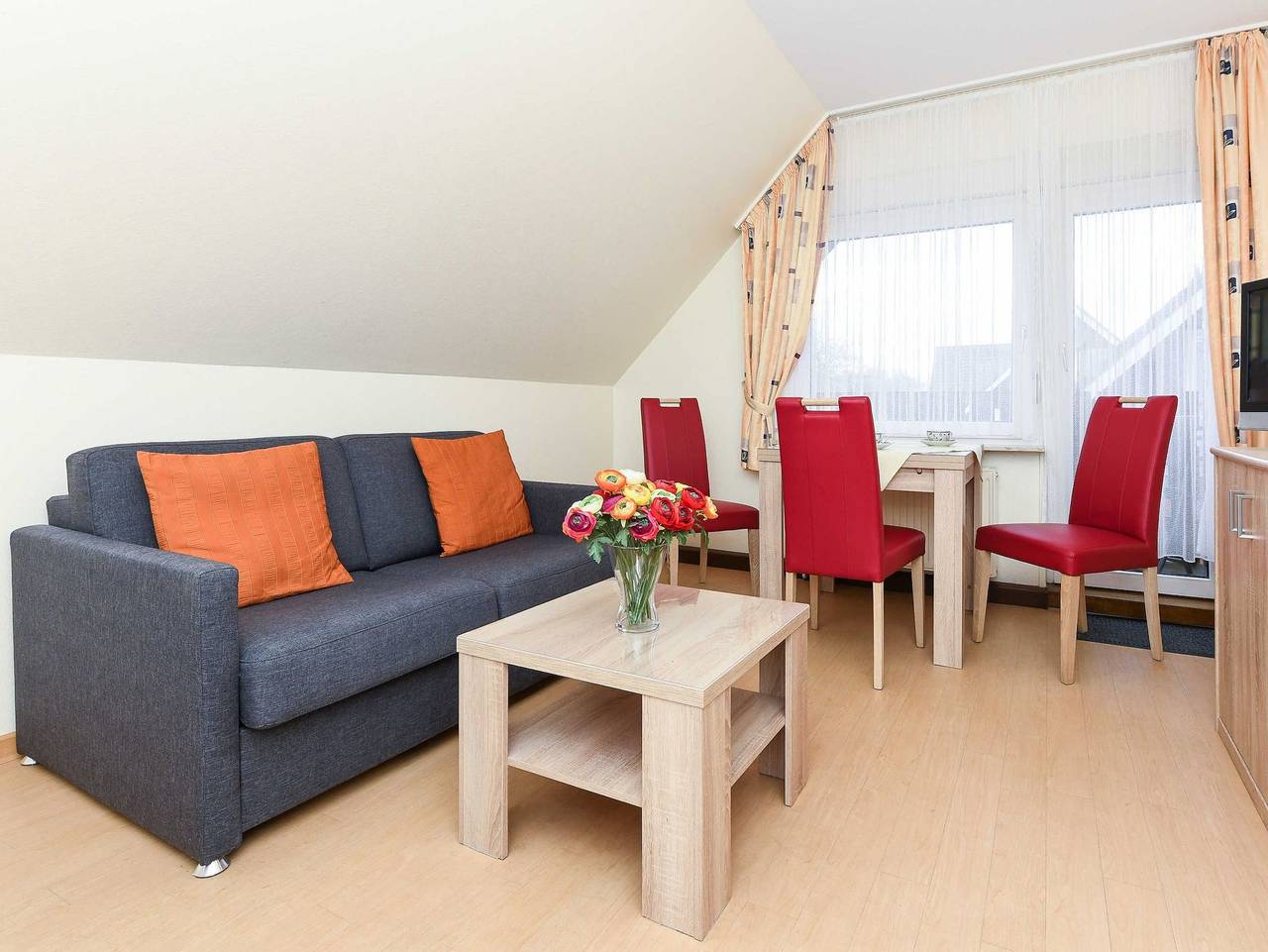 Ganze Ferienwohnung, Haus Lüttje Hörn - Ferienwohnung Luv Lüttje Hörn in Bensersiel, Esens