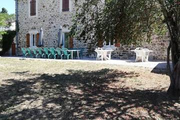Gîte pour 20 personnes, avec jacuzzi et jardin à Gagnières