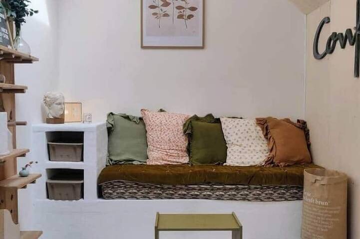 Gîte pour 3 personnes, avec terrasse à Loupes