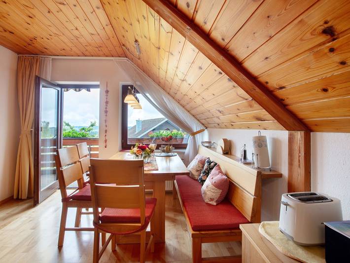 Ferienwohnung für 2 Personen, mit Balkon und Garten in Weilheim