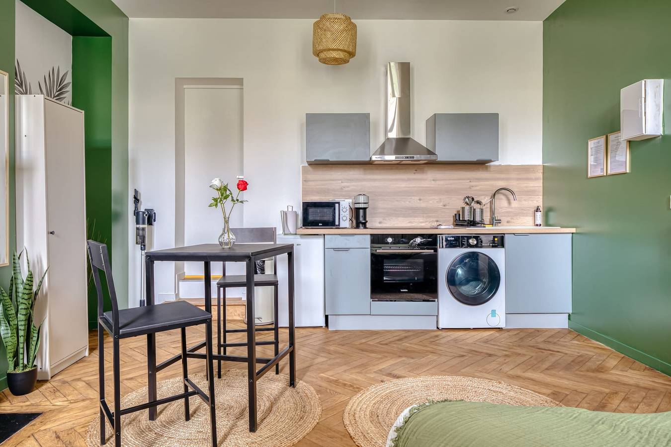 Estudio entero, Chez Guillaume - Studio Jungle rénové balnéo à la gare in Ruan, Región de Rouen