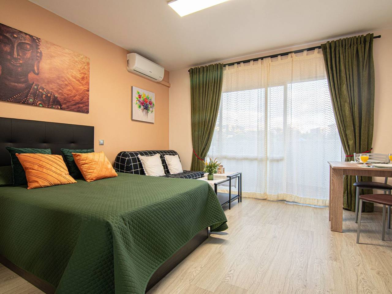 Ganze Wohnung, Benalbeach De Luxe an der Beach Front Line in Benalmádena Costa, Benalmádena