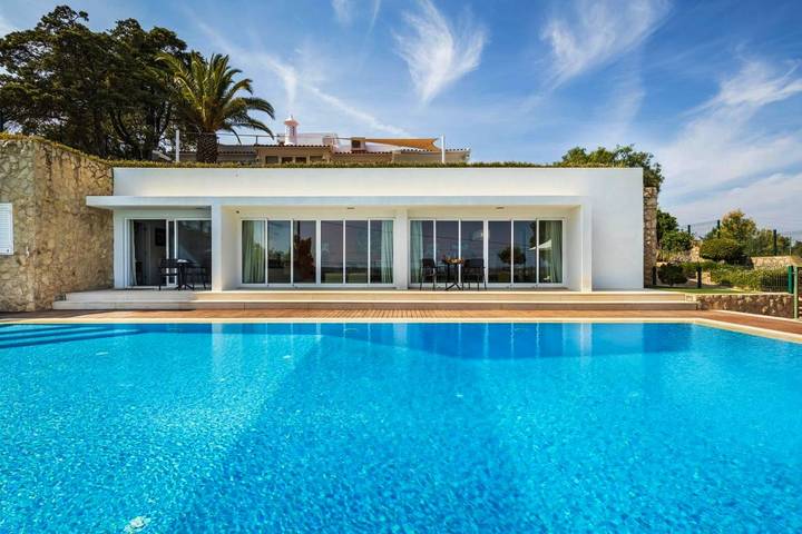 Location de vacances pour 2 personnes, avec vue et jardin ainsi que terrasse et piscine dans Alcantarilha - 3