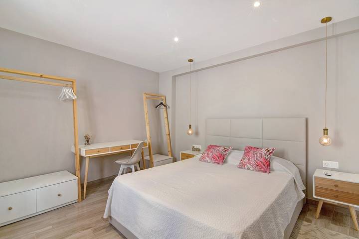 Holiday Home "Casa Rebelo da Silva" with Private Open Terrace & Wi-Fi in Sé (Faro), Faro (Sé e São Pedro)
