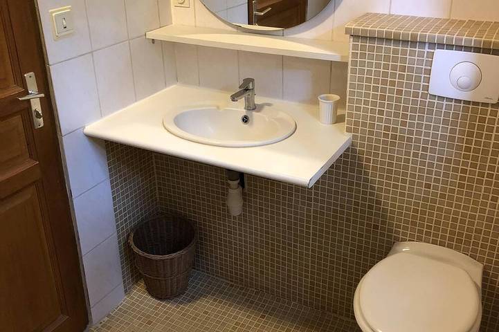 Gîte pour 4 personnes, avec jardin ainsi que piscine et terrasse à Le Puy-Sainte-Réparade - 3