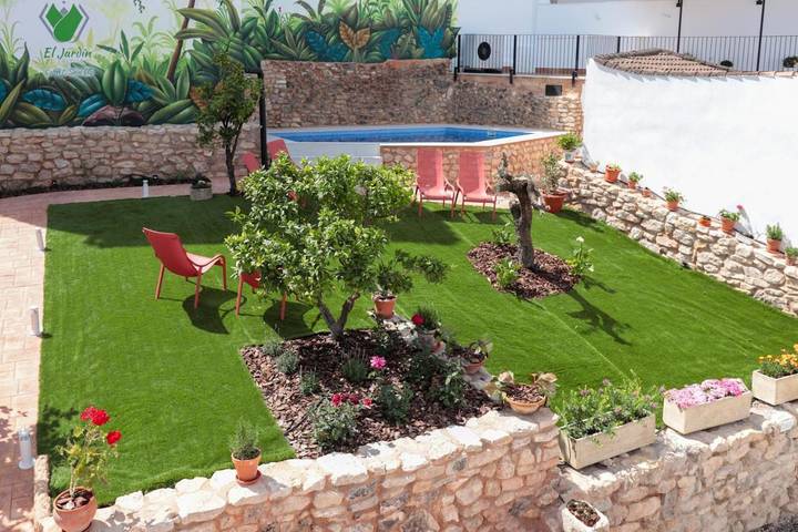 Casa rural para 2 personas, con Terraza además de Jardín y Piscina en Castillo de Locubín