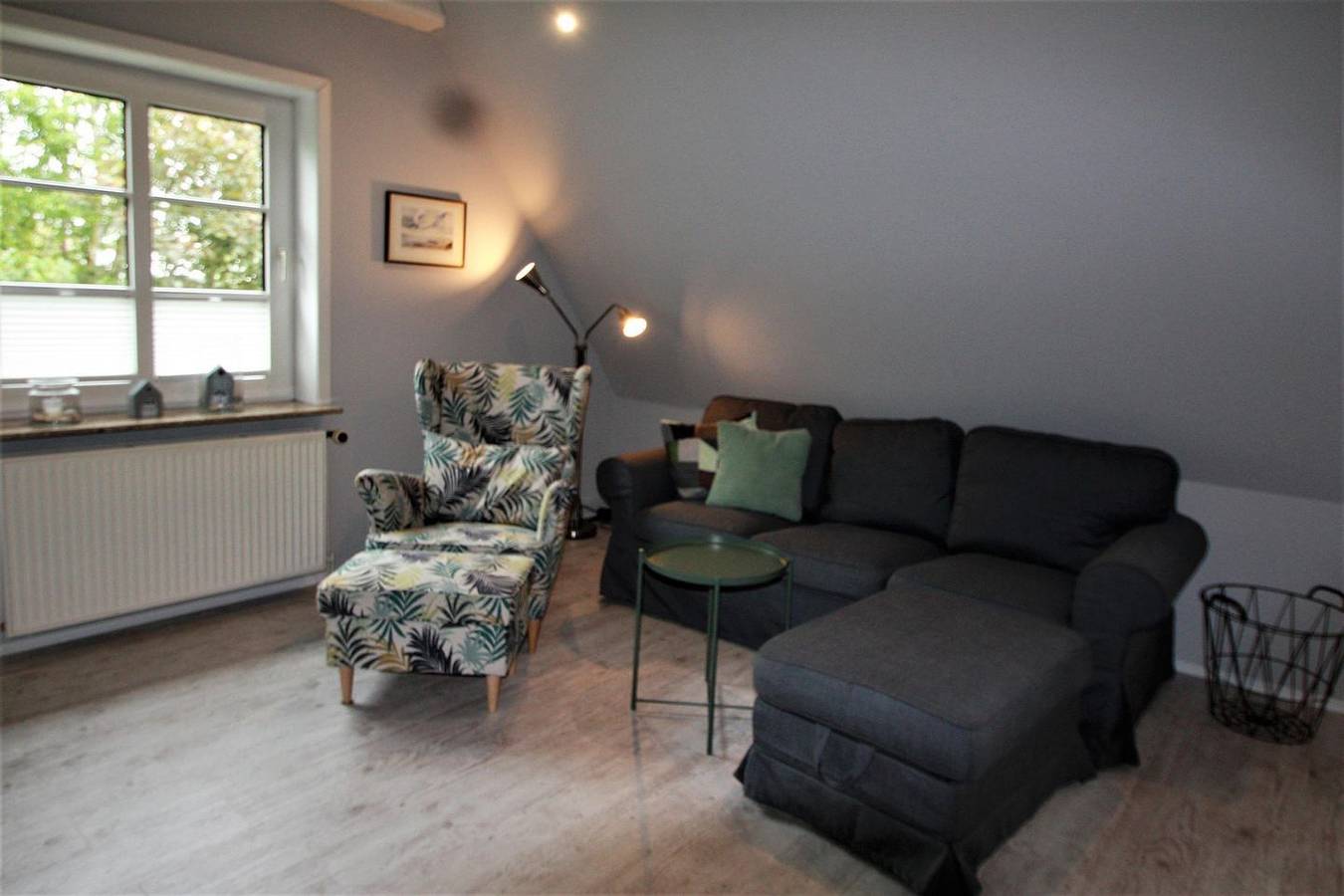 Ganze Wohnung, Platz für bis zu 5 Personen, Wlan & 500 m bis Strand in Utersum, Föhr