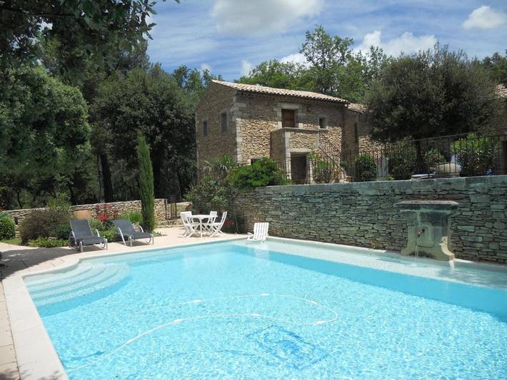 Chambre d’hôte pour 2 personnes, avec terrasse et jacuzzi ainsi que piscine et jardin