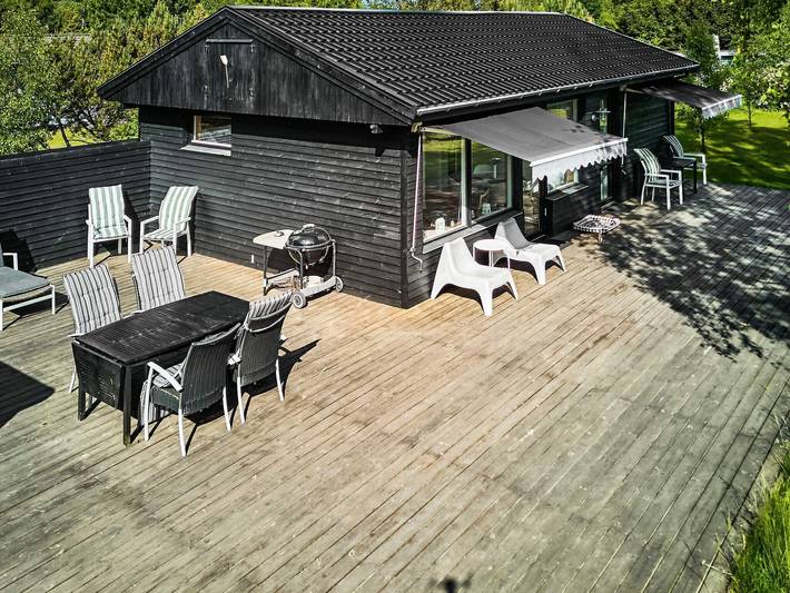 Ferieudlejning for 4 personer, med terrasse og have, husdyr tilladt i Holbæk