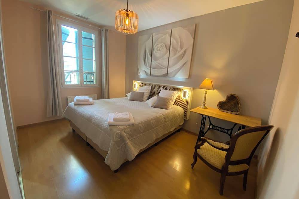 Beautifully renovated Provencal farmhouse - Swimming pool & Spa in Violès, Vaucluse