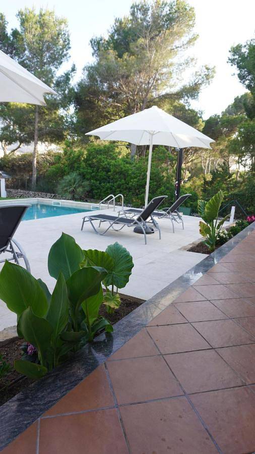 Location de vacances pour 5 personnes, avec piscine ainsi que vue et jardin, animaux acceptés à Cala Morell - 2