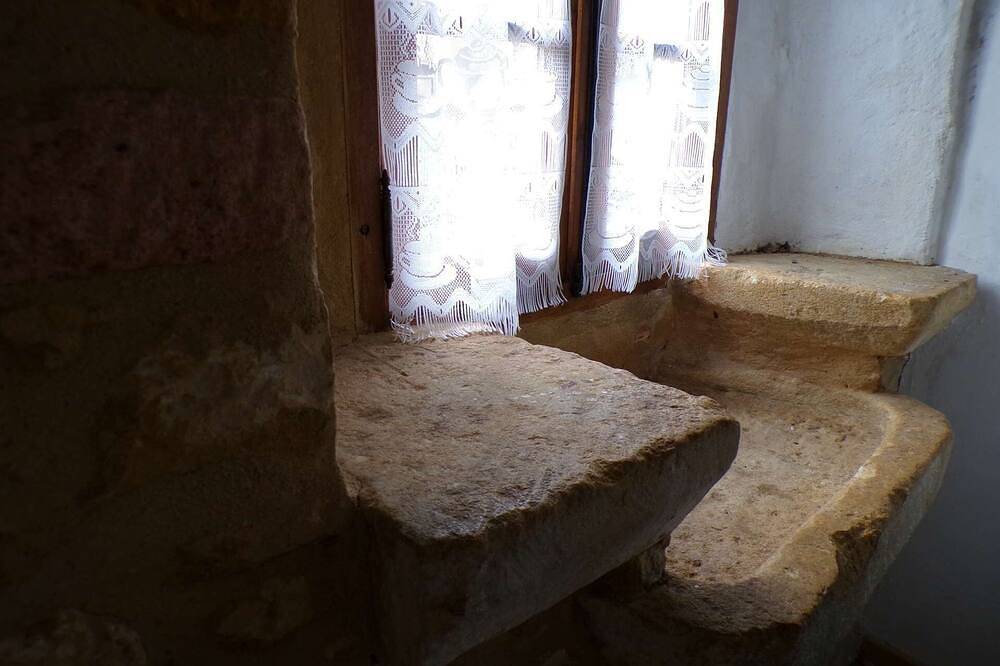 Entire apartment, Affordable rural cottage near tourist sites in Gourdon, Lot