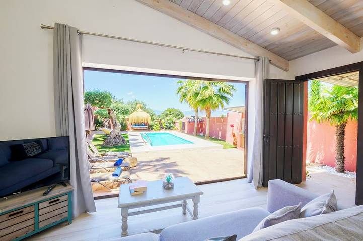 Villa Acogedora de Diseño Actual in Alhaurín de la Torre, Province de Málaga