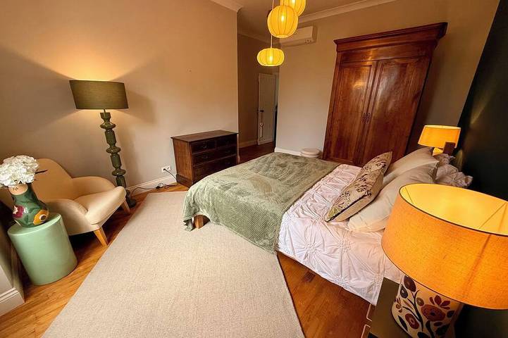 Maison de vacances pour 12 personnes, avec piscine et jacuzzi ainsi que terrasse et jardin