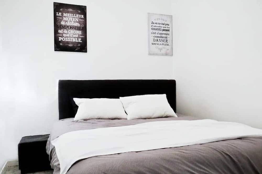 Entire apartment, 35 m² apartment with balcony and sea view! in La Rochelle, La Rochelle region