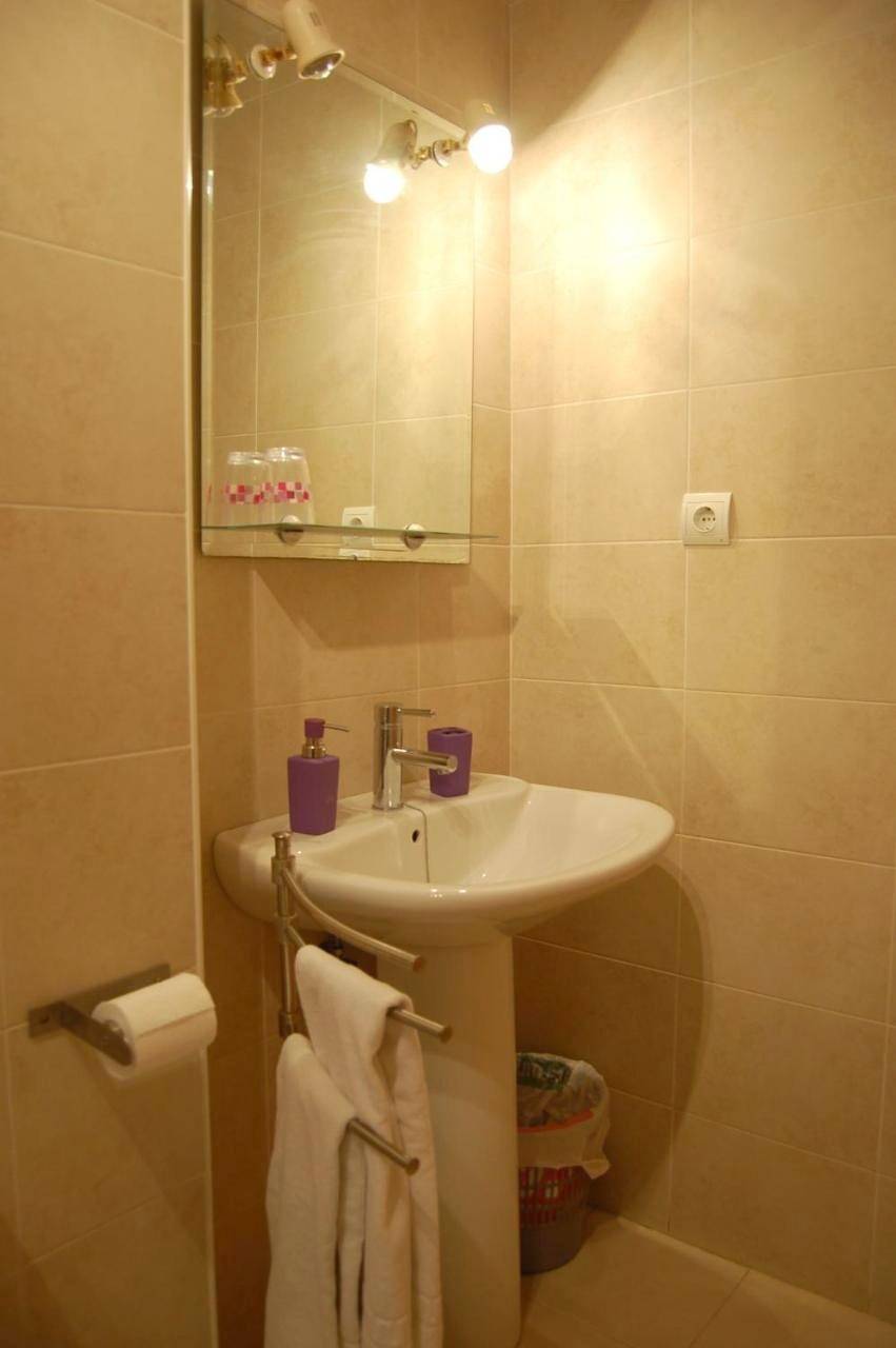 Entire apartment, Apartment with Pool View in Santa Bàrbara (Spain), Terres de l'Ebre