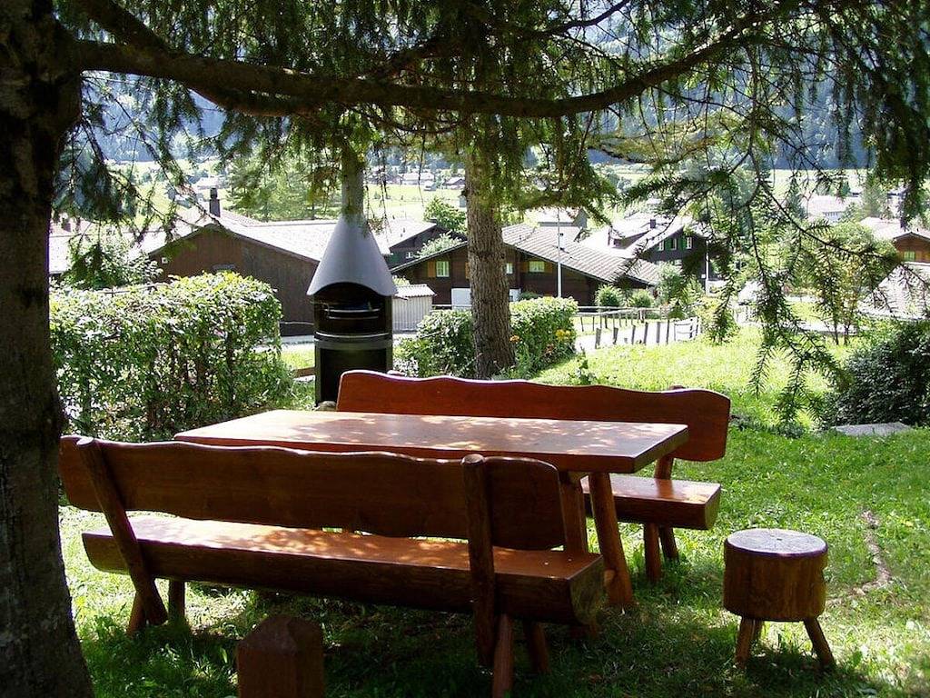 Vakantiehuis in Lenk met zwembad in Lenk im Simmental, Lenk