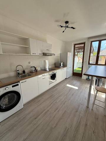 Cottage pour 2 personnes, avec balcon à Bellegarde-sur-Valserine