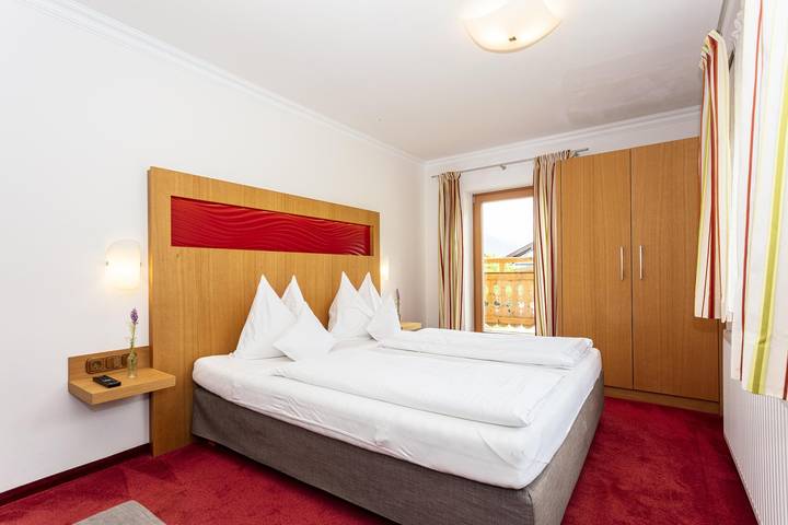 Ferienwohnung für 6 Personen, mit Balkon und Terrasse sowie Garten in Leogang - 4