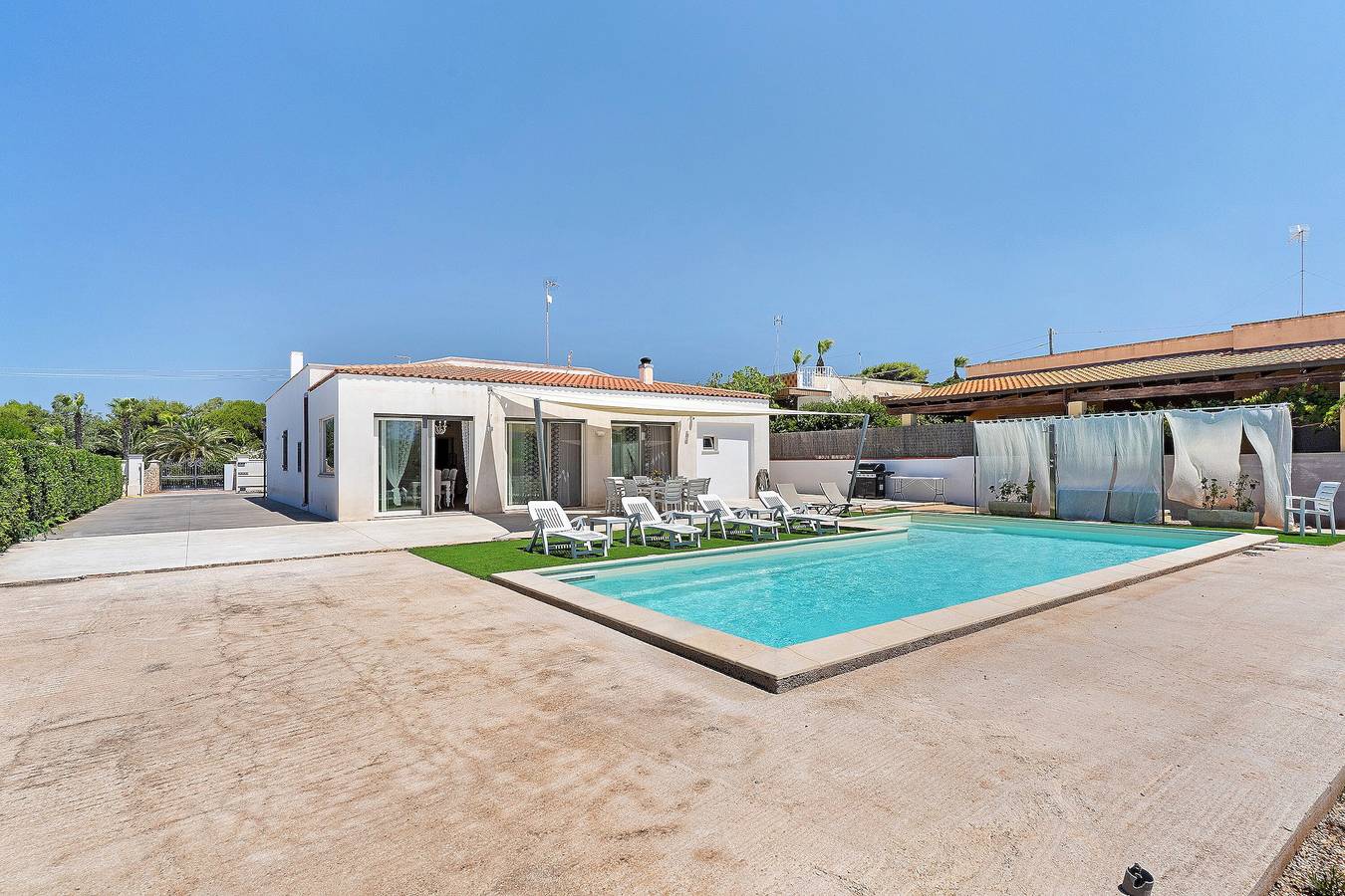 Casa Vacanze 'Alisea' con Vista Mare, Wi-Fi e Aria Condizionata in Torre Suda, Racale