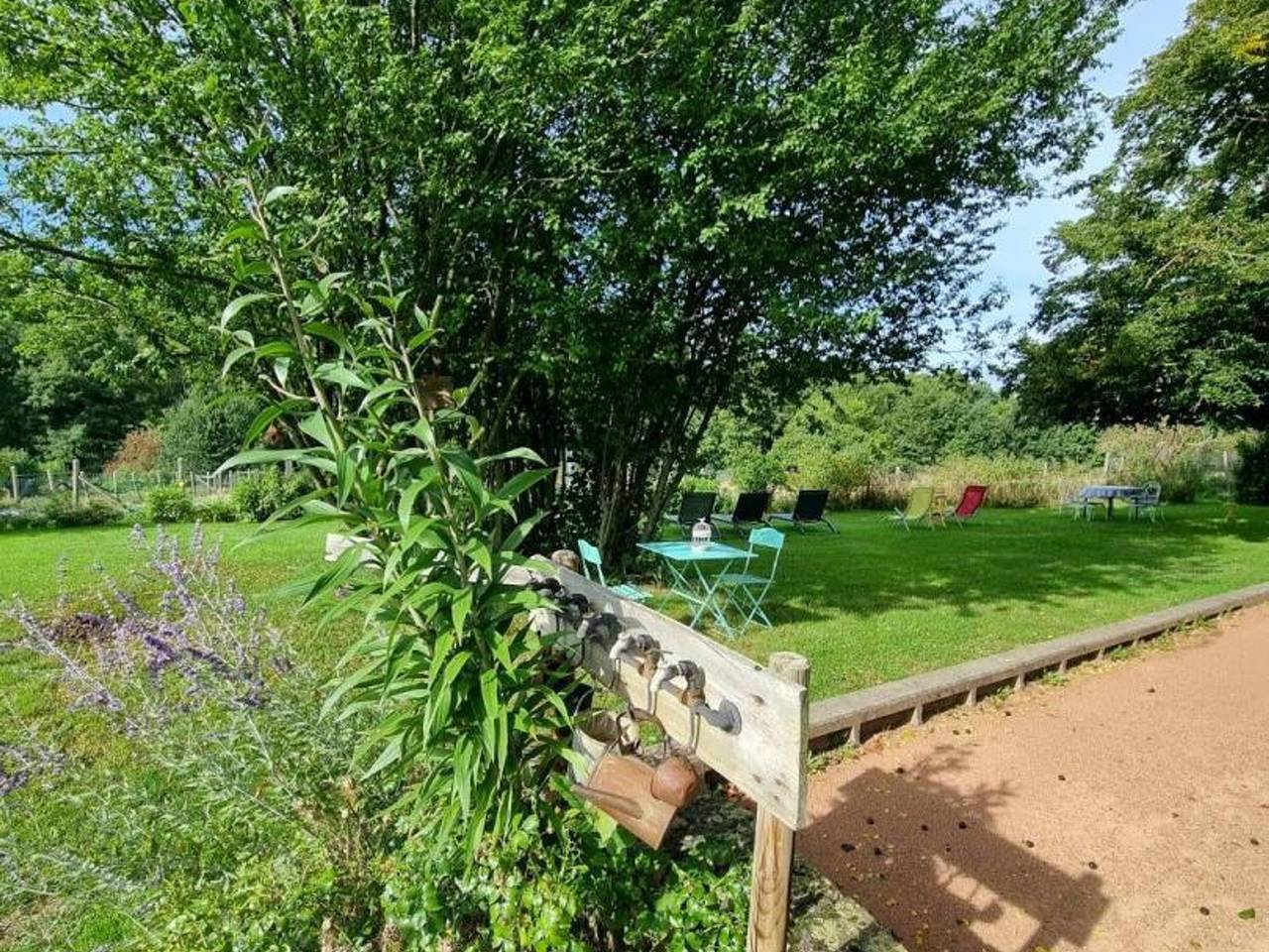 Casa rural cómoda para 12 pers. entre Lyon y Saint-Étienne con jardín y juegos exteriores in Grammond, Montbrison