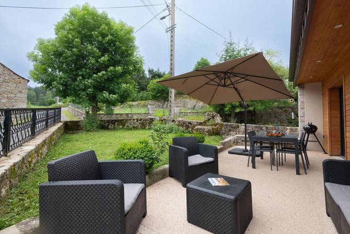 Location de vacances pour 6 personnes, avec terrasse à Rieutort-de-Randon - 2